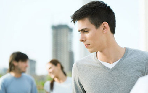 Hơn 1/3 phụ nữ và 42% nam giới thừa nhận đôi khi họ tưởng tượng quan hệ tình dục với mối tình đầu hoặc người yêu cũ ngay kể cả khi đang "yêu". Trong đó, 12% nam giới và phụ nữ thừa nhận thường xuyên nhớ lại những điều tương tự. Ngoài ra, khảo sát cũng phát hiện 31% phụ nữ và 23% đàn ông có quan hệ tình dục với người yêu đầu tiên sau khi chia tay.