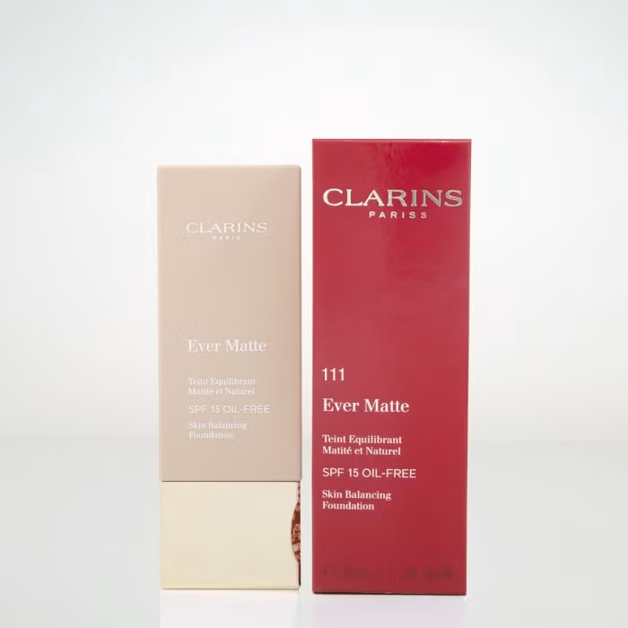 Clarins Ever Matte Skin Balancing - 34 USD (714.000 đồng). Loại kem nền này có tác dụng che phủ lỗ chân lông và kiểm soát dầu trong thời gian dài.