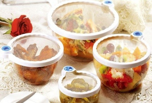 Đồ ăn thừa. Trời nắng nóng thức ăn thừa dễ bị nhiễm khuẩn. Nếu người dùng không biết chế biến bảo quản đúng cách rất dễ gây ngộ độc. Nhẹ thì tiêu chảy, nặng thì mất nước trụy mạch nếu không được cấp cứu kịp thời có thể tử vong. Nếu đồ ăn đã bốc mùi, bạn nên vứt bỏ chứ không nên cố ăn.