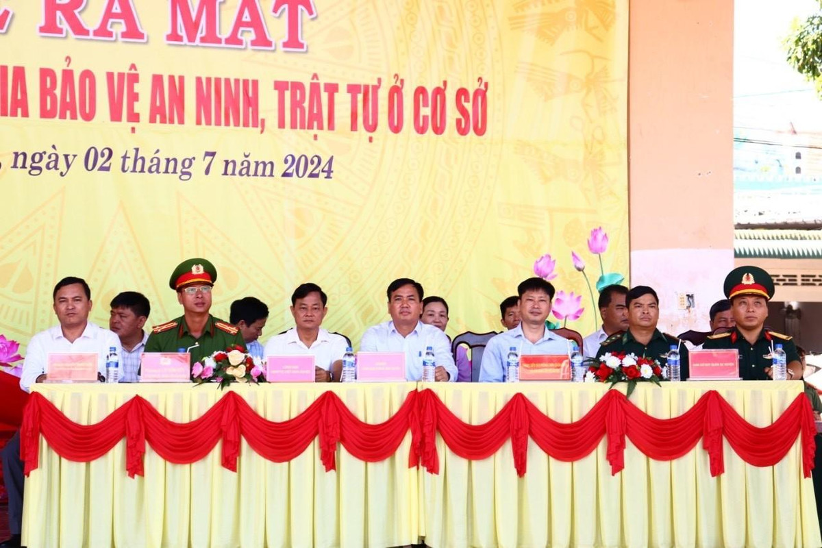 Ra mat luc luong bao ve ANTT o co so tai huyen Ea Sup