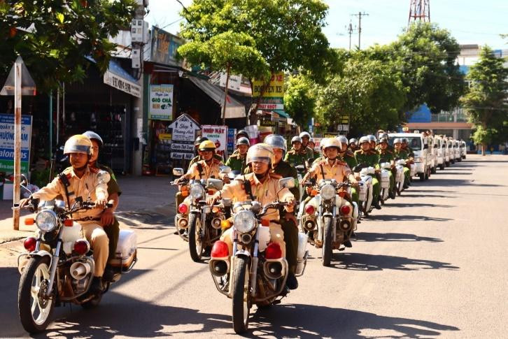 Ra mat luc luong bao ve ANTT o co so tai huyen Ea Sup-Hinh-6