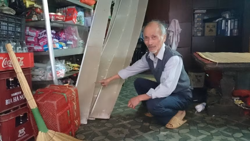 Nhiều đồ dùng của người dân bị hư hỏng sau vụ nổ.