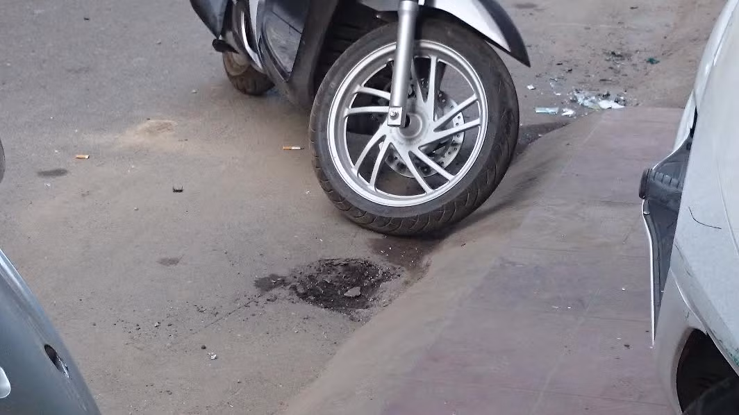 Vết lõm tại hiện trường vụ nổ.