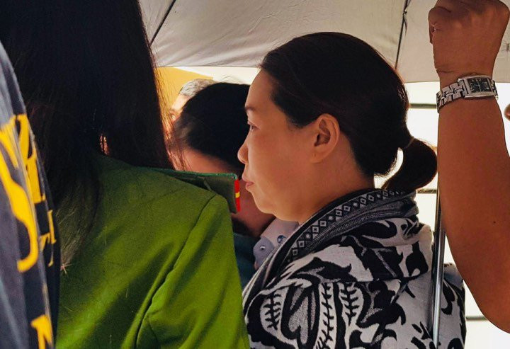 Hai bị can được xác định là người có vai trò đồng phạm, giúp sức cho Lê Nguyễn Hưng (nguyên giám đốc Eximbank chi nhánh TP.HCM - đã bị khởi tố, truy nã về hành vi lừa đảo chiếm đoạt tài sản) chiếm đoạt 245 tỉ đồng tiết kiệm của bà Chu Thị Bình. Nguồn ảnh: Vietnamnet