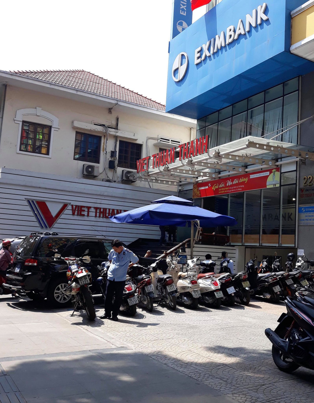 Khach VIP mat 245 ty: Kham xet, bat giu nhan vien Ngan hang Eximbank TPHCM