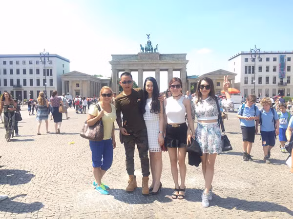 Được biết, Tuấn Hưng dự định tổ chức live show Đam mê ở nhiều thành phố như Berlin, Dusseldorf (Đức), Warsaw (Ba Lan)..., sau đó tiếp tục mang live show tới Australia Canada, Mỹ.