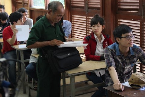 ... giấy tờ theo quy định của Bộ GD-ĐT...