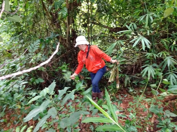 Cty ong Le Phuoc Vu ngang nhien chan nguon nuoc, rao dat cua dan-Hinh-4