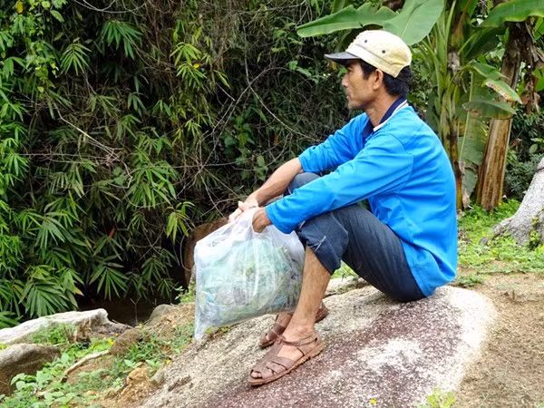 Cty ong Le Phuoc Vu ngang nhien chan nguon nuoc, rao dat cua dan-Hinh-7