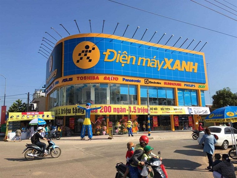 Dien May Xanh tai Da Nang tam dong cua sau khi tiep khach duong tinh Covid-19
