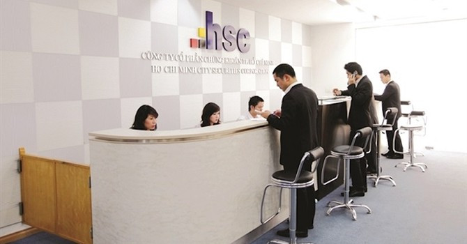 Thi gia HCM bay cao khi Chung khoan HSC du phat hanh gia chi 14.000 dong/cp