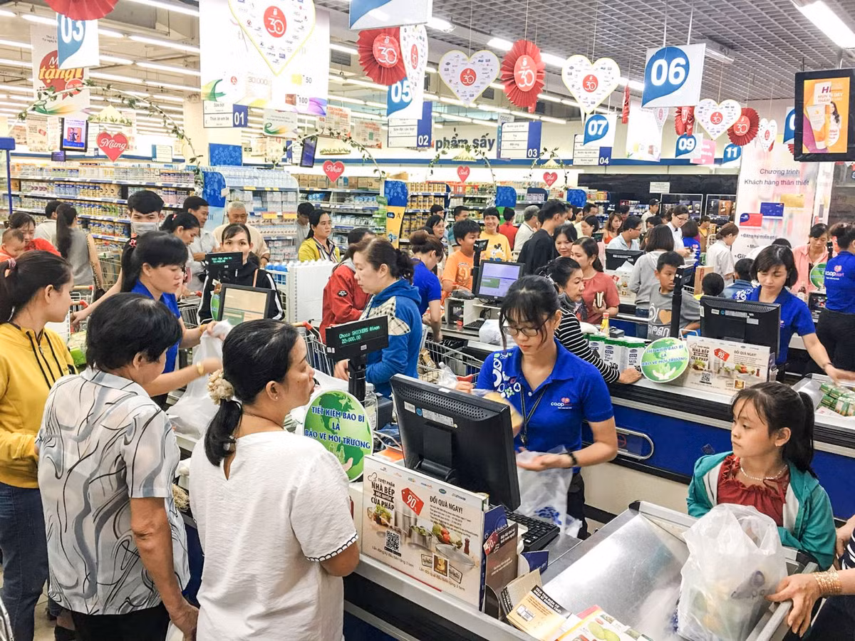 Saigon Co.op: 'He thong du tru luong thuc doi dao, an 3-6 thang cung khong het'