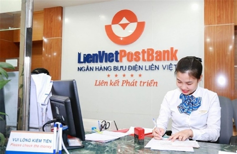 Nguoi than lanh dao LienVietPostBank ban het co phieu khi dat dinh