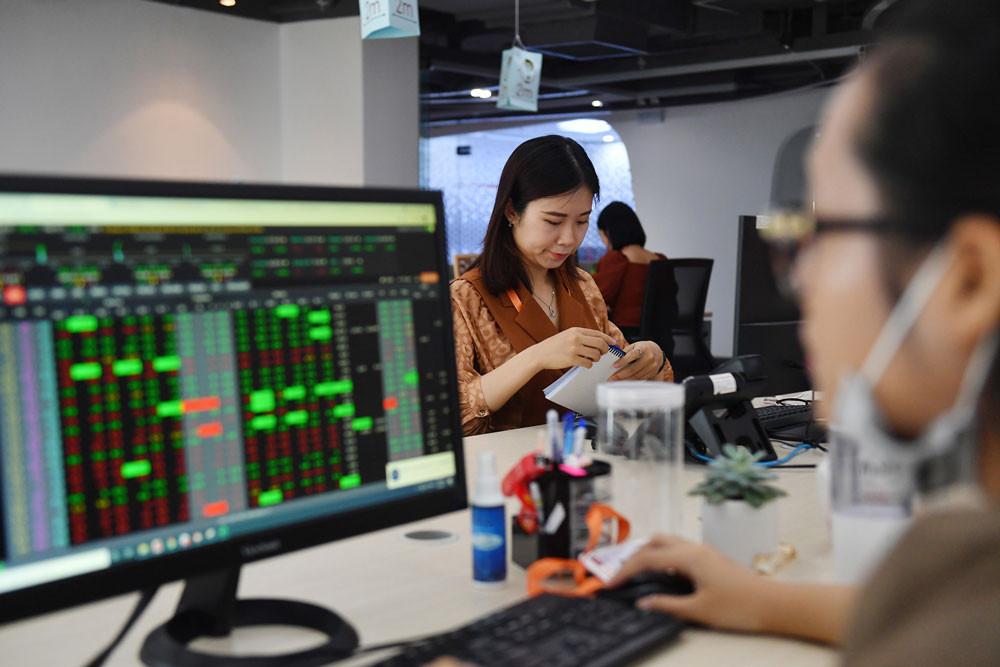 Chứng khoán ngày 27/1: Cổ phiếu nào được khuyến nghị đầu năm Quý Mão? Chung khoan ngay 27/1: Co phieu nao duoc khuyen nghi dau nam Quy Mao?