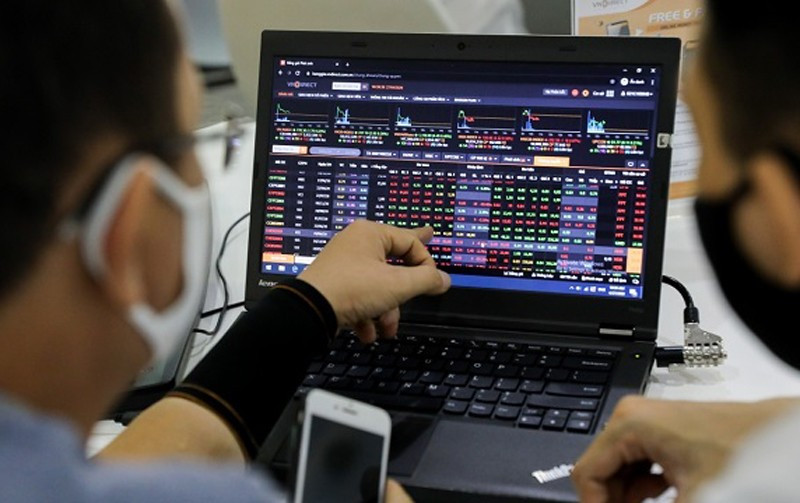 Đóng hơn 341.000 tài khoản chứng khoán tháng 11, MBS tiếp tục 'đội sổ' Dong hon 341.000 tai khoan chung khoan thang 11, MBS tiep tuc 'doi so'