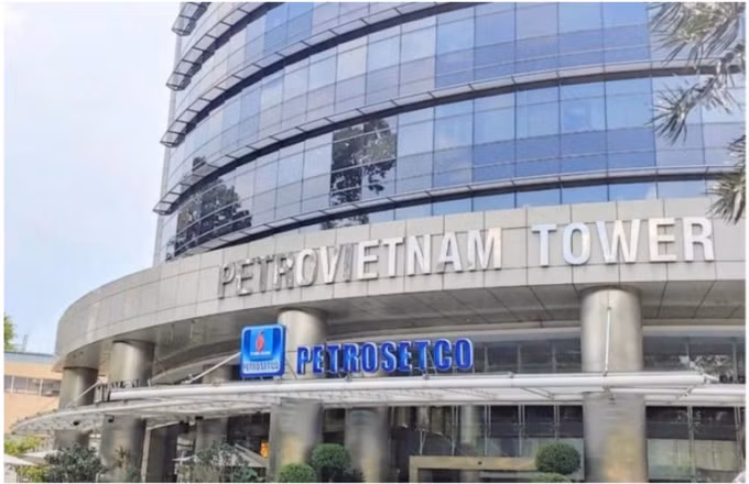 Petrosetco dung phat hanh co phieu khi PET co 5 phien tran lien tiep
