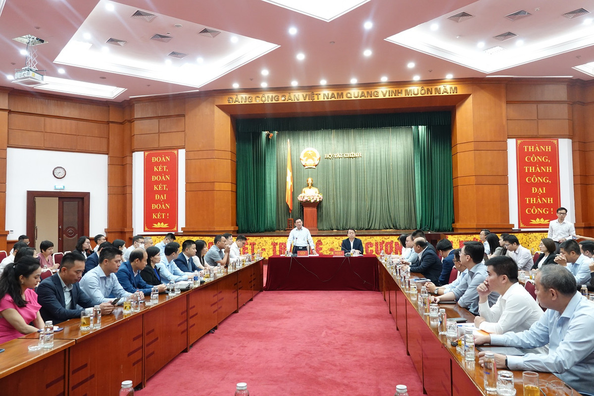 Lanh dao doanh nghiep de xuat 