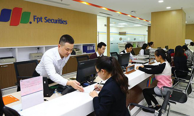 Chứng khoán FPT lên tiếng về 5 phiên giảm sàn của FTS Chung khoan FPT len tieng ve 5 phien giam san cua FTS