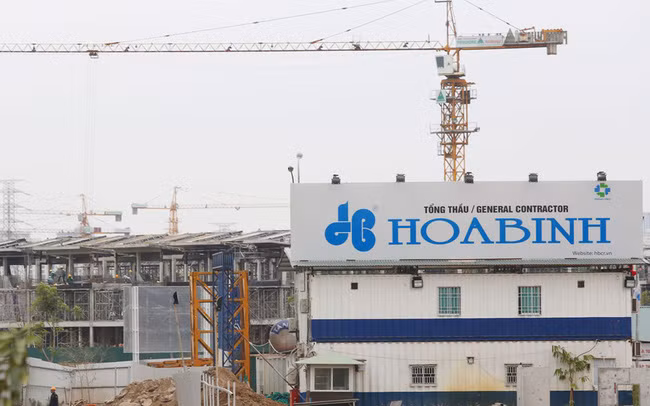 Một Phó Tổng Giám đốc thoái sạch vốn khỏi Xây dựng Hoà Bình Mot Pho Tong Giam doc thoai sach von khoi Xay dung Hoa Binh