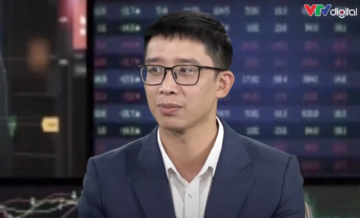 VN-Index tang 100 diem tu day thang 10, dong tien khong roi thi truong