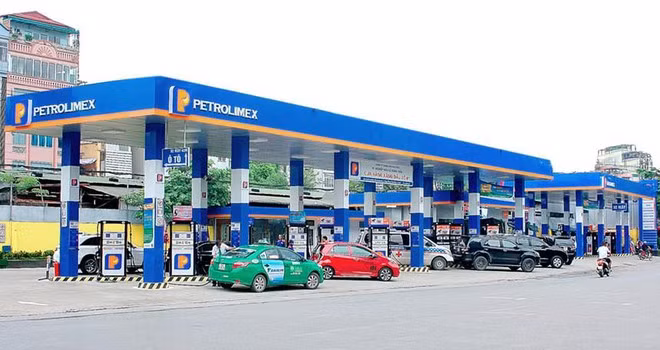 Lanh dao bi bat vi lua dao 200 trieu lit xang gia: Petrolimex noi gi?