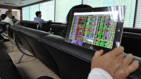 2 cổ đông lớn của NHT và DFC bị phạt 30 triệu đồng 2 co dong lon cua NHT va DFC bi phat 30 trieu dong