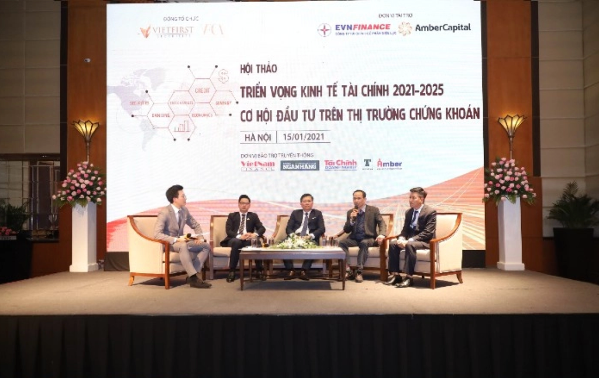 Chuyen gia du bao gi ve trien vong chung khoan 2021?