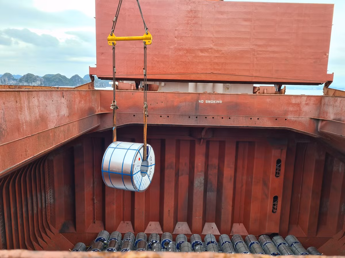 Thep xay dung Hoa Phat tang hon 25% trong thang 5