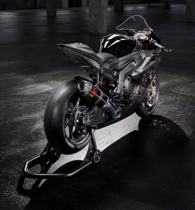 Dù hiện HP4 Race Concept mới chỉ là một mẫu xe ý tưởng, tuy nhiên BMW đã chính thức xác nhận rằng S1000RR HP4 thế hệ mới sẽ được ra mắt vào mùa xuân năm sau, trước khi được sản xuất với số lượng giới hạn vào nửa sau năm 2017. Đương nhiên với công nghệ, vật liệu chế tác và các linh kiện "hàng top". giá của S1000RR HP4 sẽ không rẻ.