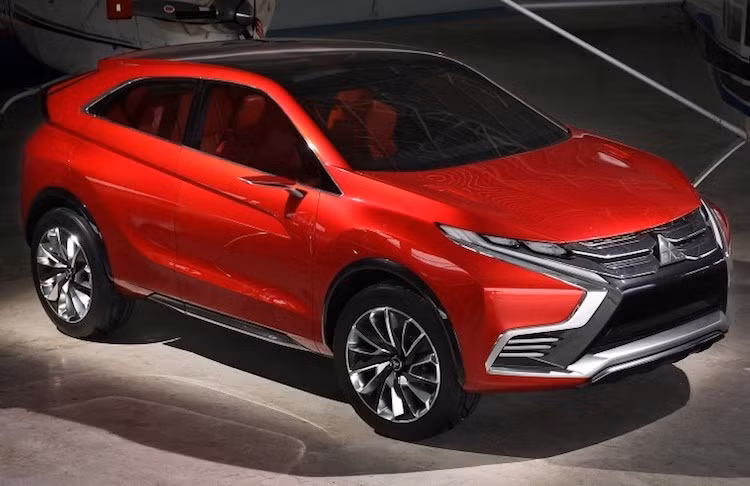 Nguồn cảm hứng để Mitsubishi thiết kế ra Mitsubishi Outlander Sport thế hệ mới trên thực tế đã xuất hiện từ năm ngoái, dưới dạng chiếc concept XR-PHEV II Concept được trưng bày tại triển lãm Geneva. Bản thân XR-PHEV II cũng đã được Mitsubishi phát triển từ chiếc xe ý tưởng XR-PHEV từ triển lãm Tokyo từ năm 2013.