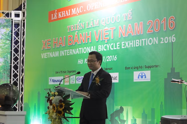 Chính vì vậy, theo ông Khuất Việt Hùng, ông mong muốn rằng Triển lãm Quốc tế xe hai bánh tại Việt Nam sẽ góp phần định hình rõ vai trò của xe đạp trong hệ thống giao thông vận tải, qua đó giúp các cơ quan có liên quan có những giải pháp phù hợp để phát triển xe đạp một cách bền vững tại Việt Nam.