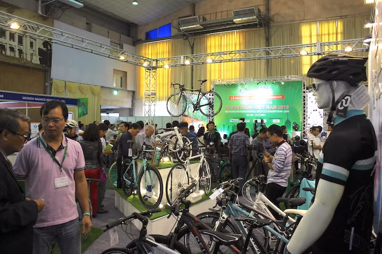 Với thông điệp “Sứ mệnh môi trường – nâng cao an toàn giao thông”, Vietnam Cycle 2016 là triển lãm chuyên ngành xe đạp, xe đạp điện và linh phụ kiện duy nhất được tổ chức tại Việt Nam,