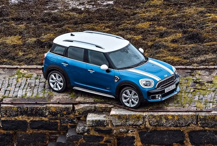 Chỉ ít tuần trước khi triển lãm ôtô Los Angeles sắp diễn ra, hãng xe MINI đã công bố thế hệ thứ 2 của mẫu crossover MINI Countryman 2017. Vào tháng 11 tới, chiếc xe mới được chính thức trưng bày lần đầu tiên.