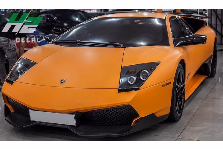 Murcielago là dòng siêu xe đỉnh cao đầu tiên của Lamborghini được thiết kế và chế tạo sau khi hãng đã về tay Audi, được ra mắt lần đầu vào năm 2001 và ngừng sản xuất vào năm 2010. Trong đó, phiên bản đỉnh cao nhất của dòng xe này là Lamborghini Murcielago SV, hay còn có tên đầy đủ là Murcielago LP670-4 SuperVeloce.