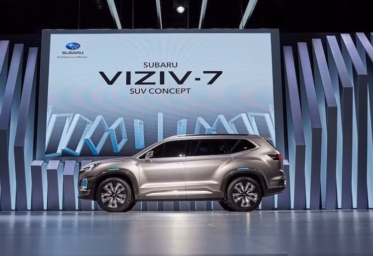 Tại triển lãm Los Angeles 2016, Subaru đã lần đầu tiên "trình làng" mẫu SUV gia đình 7 chỗ cỡ lớn ý tưởng Subaru Viziv-7. Tên gọi "Viziv" của xe mang ý nghĩa "Vision for Innovation" (Tầm nhìn cho sự sáng tạo), trong khi số 7 nhằm nói lên số chỗ ngồi của chiếc xe.