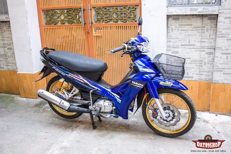 Là sản phẩm đầu tiên của Yamaha tại Việt Nam, mẫu xe số phổ thông Yamaha Sirius 110 thường được sử dụng như một phương tiện di chuyển bình thường và ít được độ lại hơn các dòng xe khác của hãng sau này. Tuy nhiên ở bất kỳ thế hệ nào, Sirius cũng đều sở hữu kiểu dáng khá thể thao và hấp dẫn.