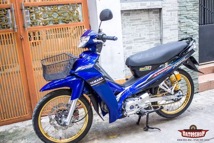 Không được độ lại nhiều bằng Jupiter hay Exciter, nhưng chiếc xe số phổ thông Sirius của Yamaha vẫn đầy quyến rũ với phong cách kiểng và các phụ tùng đẹp mắt.