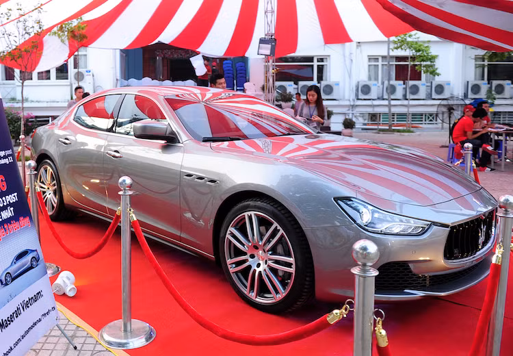 Trên phiên bản Ghibli thường, động cơ này đem tới công suất tối đa 350 mã lực, trong khi bản S thể thao mạnh hơn với 410 mã lực. Đi kèm với động cơ là hệ dẫn động cầu sau hoặc 4 bánh. Ngoài ra, Maserati Ghibli còn có các phiên bản sử dụng động cơ diesel, nhưng chúng không được phân phối tại Việt Nam.