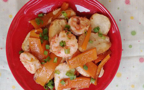 Phân tích cấu tạo, người ta nhận thấy chúng chứa lượng lớn tinh bột. Ăn thường xuyên sẽ khiến cơ thể nạp nhiều carbohydrate, lâu dần chuyển hóa thành chất béo. Bên cạnh đó, thực phẩm chứa nhiều tinh bột thường rất ngấm dầu. Chế biến bằng cách chiên xào sẽ khiến cơ thể nạp thêm chất béo không có lợi.