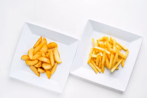 2. Thực phẩm chứa nhiều tinh bột. Các thực phẩm nguồn gốc thực vật chứa nhiều tinh bột như khoai tây, khoai sọ, khoai môn,... nên tránh chế biến bằng cách chiên xào.