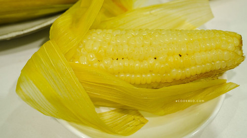 Điều đáng bàn, nhiều người thắc mắc có nên luộc ngô rồi trữ đông để bảo quản lâu hơn. Thực tế, trữ đông ngô sau khi luộc có sự khác biệt rất lớn. Bảo quản ngô đúng cách có thể giữ chúng tươi ngon cả năm.