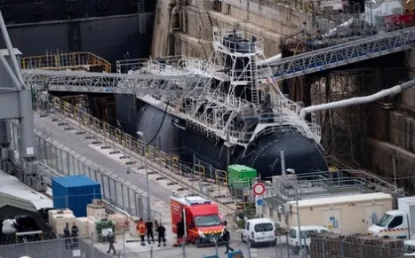 Ngoài 6 tàu ngầm hạt nhân tấn công lớp Rubis, hải quân Pháp còn vận hành bốn tàu ngầm mang tên lửa đạn đạo hạt nhân lớp Triomphant.