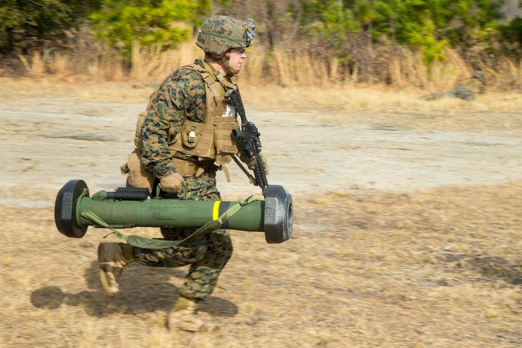 Tên lửa chống tăng Javelin được coi là hệ thống vũ khí chống thiết giáp vác vai tiên tiến hàng đầu thế giới, nó ưu việt hơn mọi loại tên lửa mà quân đội Ukraine sở hữu.