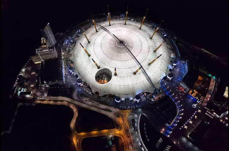 Sân khấu O2 Arena ở thành phố London.