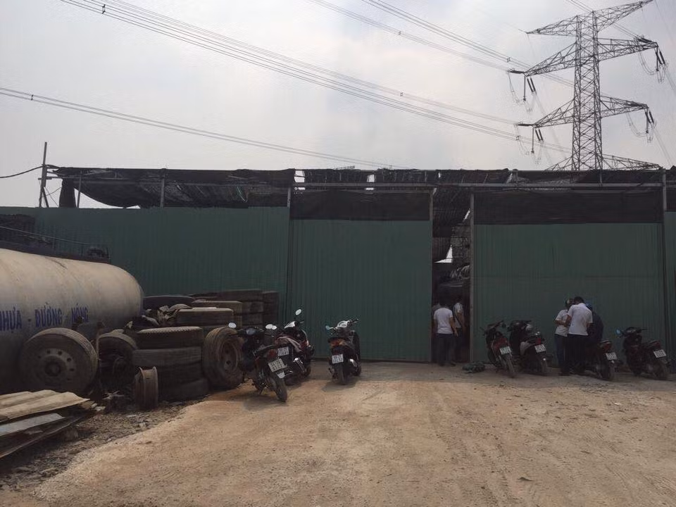 Kho xăng dầu được che kín mít.