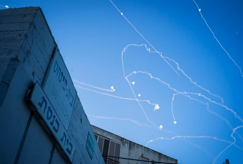 Máy gây nhiễu chủ động của Krasukha-4 có thể đối phó hiệu quả với hầu hết radar hiện đại của Mỹ và NATO hiện nay. Nga đã triển khai ít nhất một hệ thống này tại căn cứ không quân Hmeymim ở Syria từ cuối năm 2015.