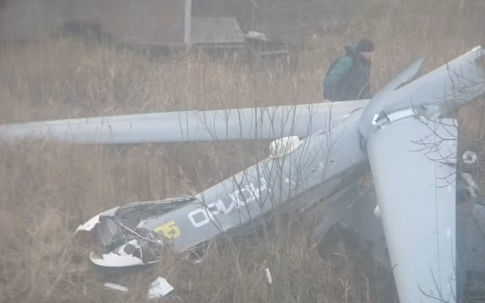 Theo ghi nhận tại hiện trường, một chiếc UCAV Orion đã bị rơi tại Ryazan gần khu chung cư, ngay gần đường giao thông, rất may là không có thương vong.