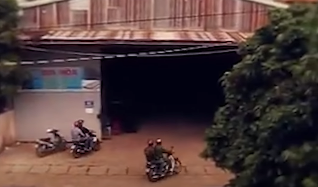 Sàng lọc các mối quan hệ của anh Châu, mọi nghi vấn tập trung vào Giang Văn Tuấn (23 tuổi, trú phường Yên Thế, TP Pleiku) bởi Tuấn và anh Châu từng có thời gian đi làm gỗ ở khu vực rừng Sê San 3A (thuộc huyện Ia Grai, Gia Lai).