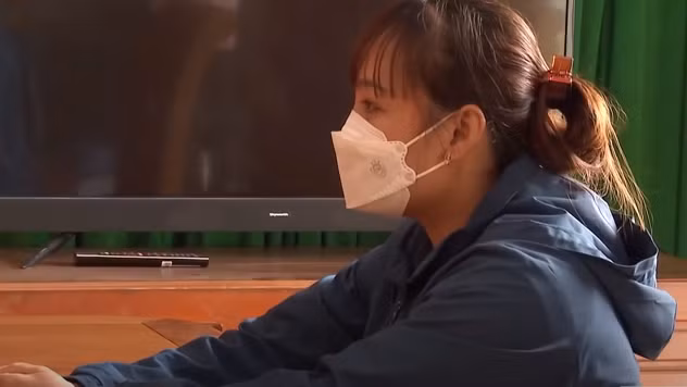 Đến khoảng 10h trưa 29/1, CQĐT nhận được thông tin, tại khu vực nhà bà Vuông có dấu hiệu bất thường. Vậy nhưng, nhiều lần được gọi hỏi, bà Vuông không hợp tác, kể cả việc CQĐT vào nhà hay khu trang trại để làm việc, đối tượng này cũng không tạo điều kiện.