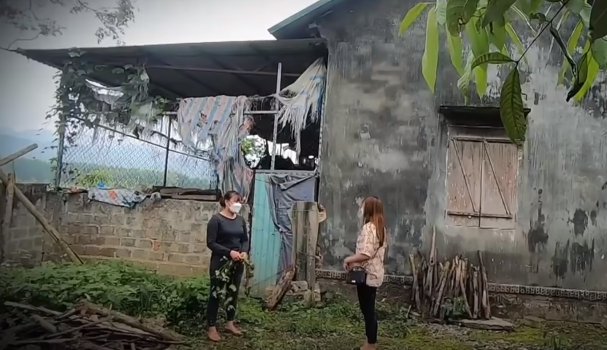 Vuông đã trả cho chị T. 162 triệu và chị T. yêu cầu Vuông đến ngày 28/1/2022, phải trả nốt số tiền 133 triệu đồng. Khoảng 16h ngày 28/1, chị T. đến nhà Vuông để đòi nợ. Tại đây, Vuông đã trả cho chị T. 100 triệu đồng và xin nợ số tiền còn lại.